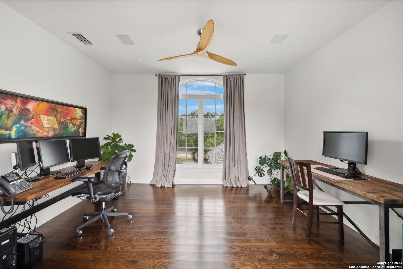 733 TUXEDO AVE