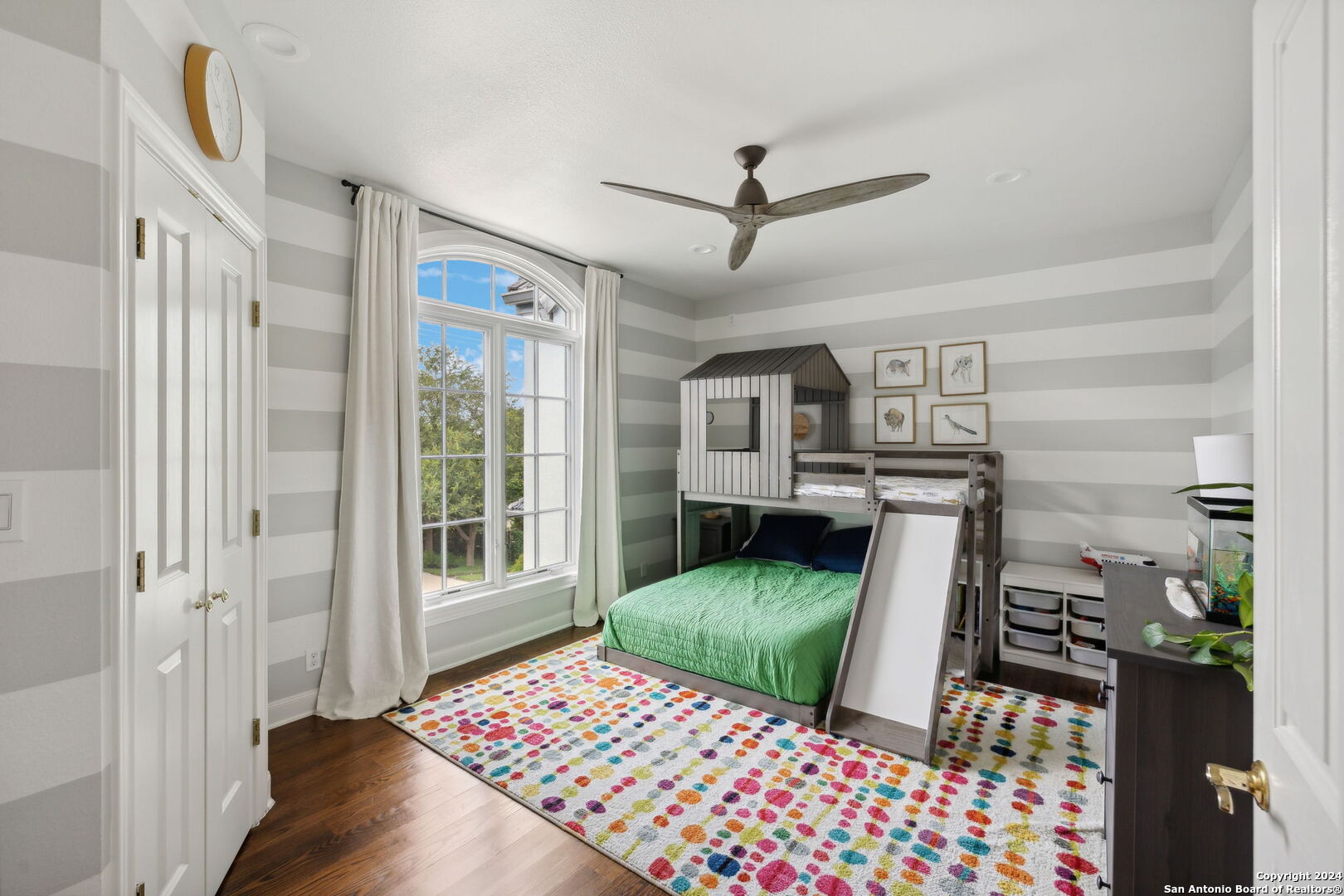 733 TUXEDO AVE
