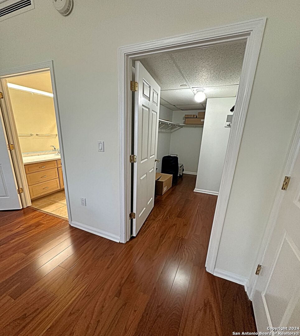 1 TOWERS PARK LN 504