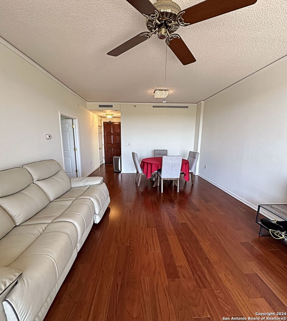 1 TOWERS PARK LN 504