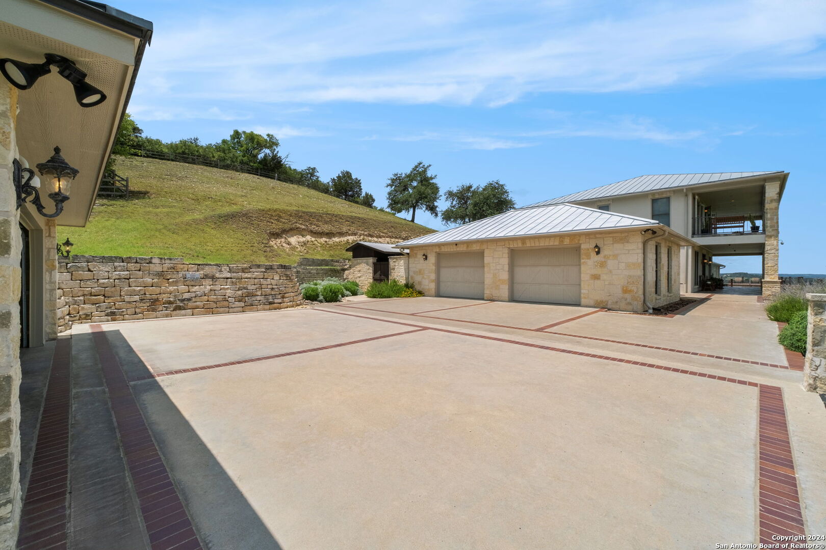 1288 Southwoods Dr