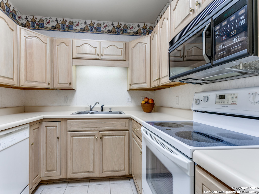 1 Towers Park Ln 1003