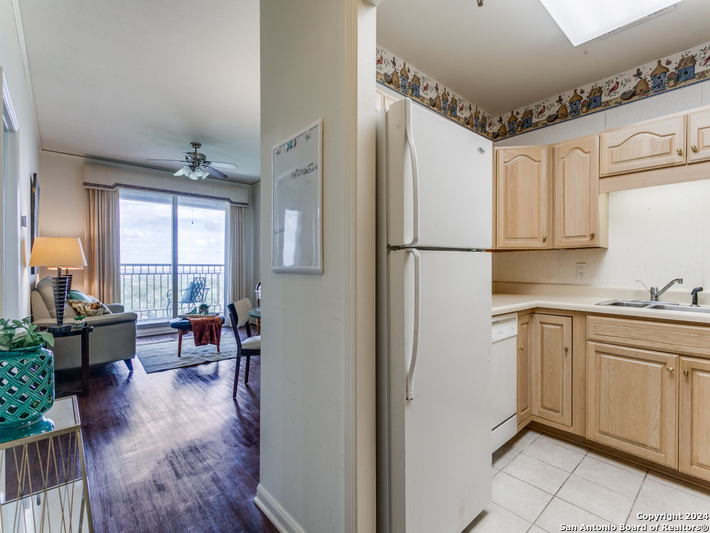 1 Towers Park Ln 1003