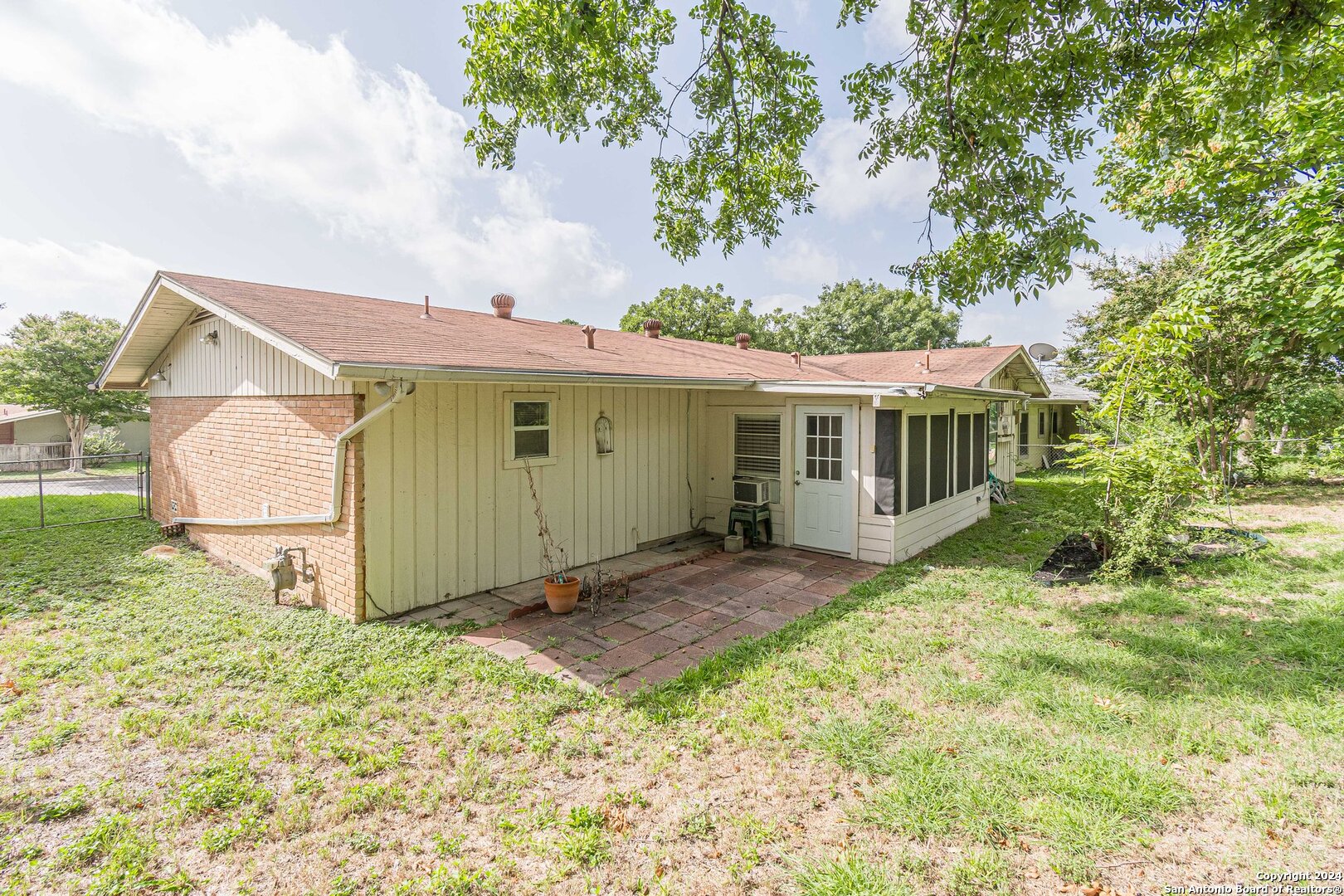 4726 HOLLYRIDGE DR