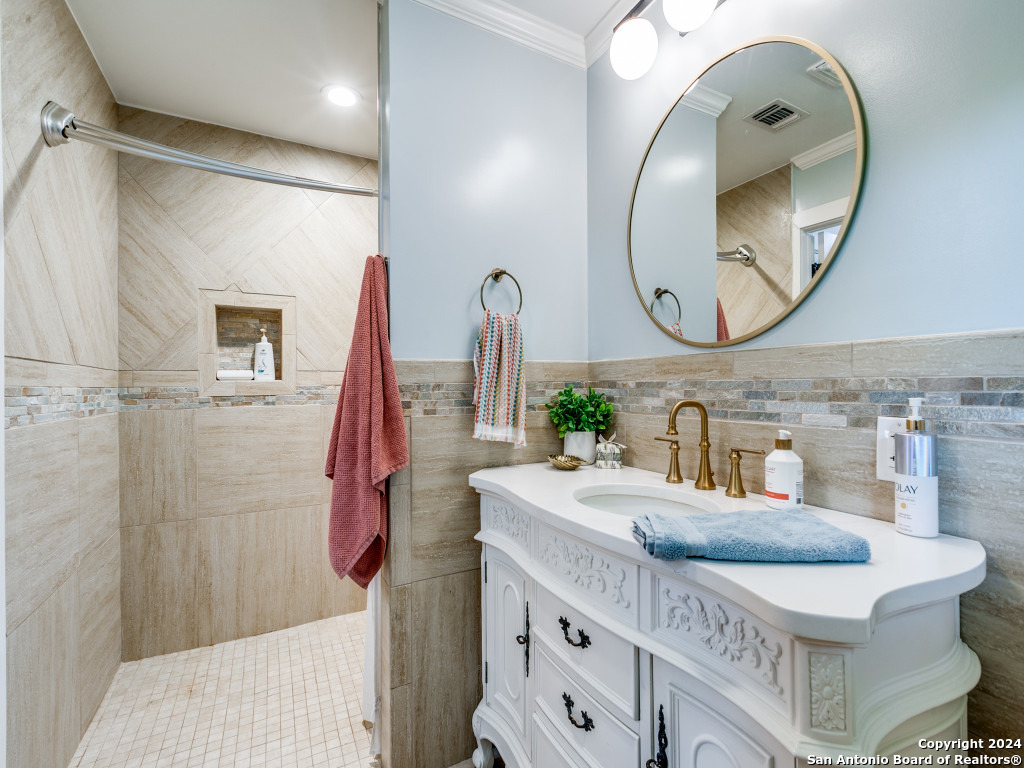 115 TUXEDO AVE