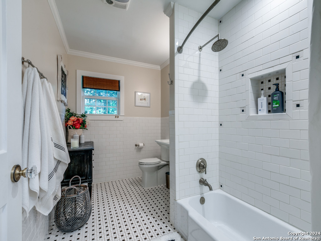 115 TUXEDO AVE