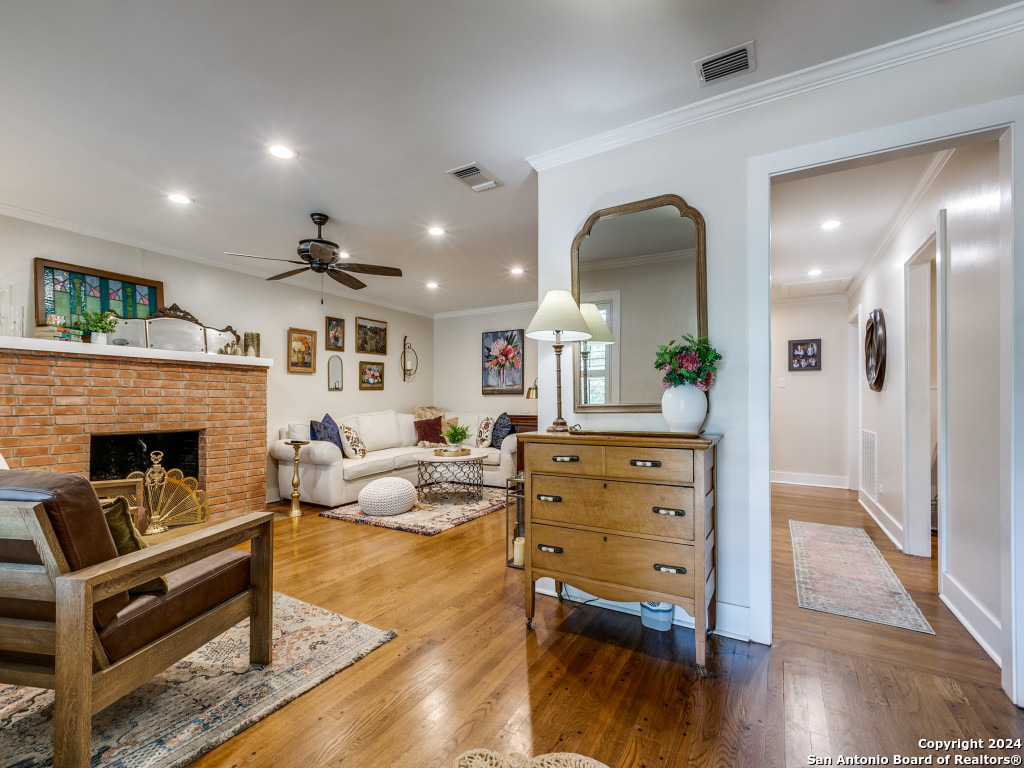 115 TUXEDO AVE