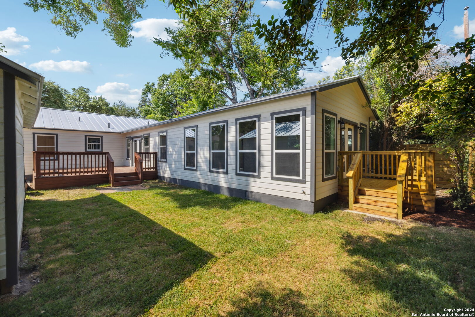 135 HARMON DR