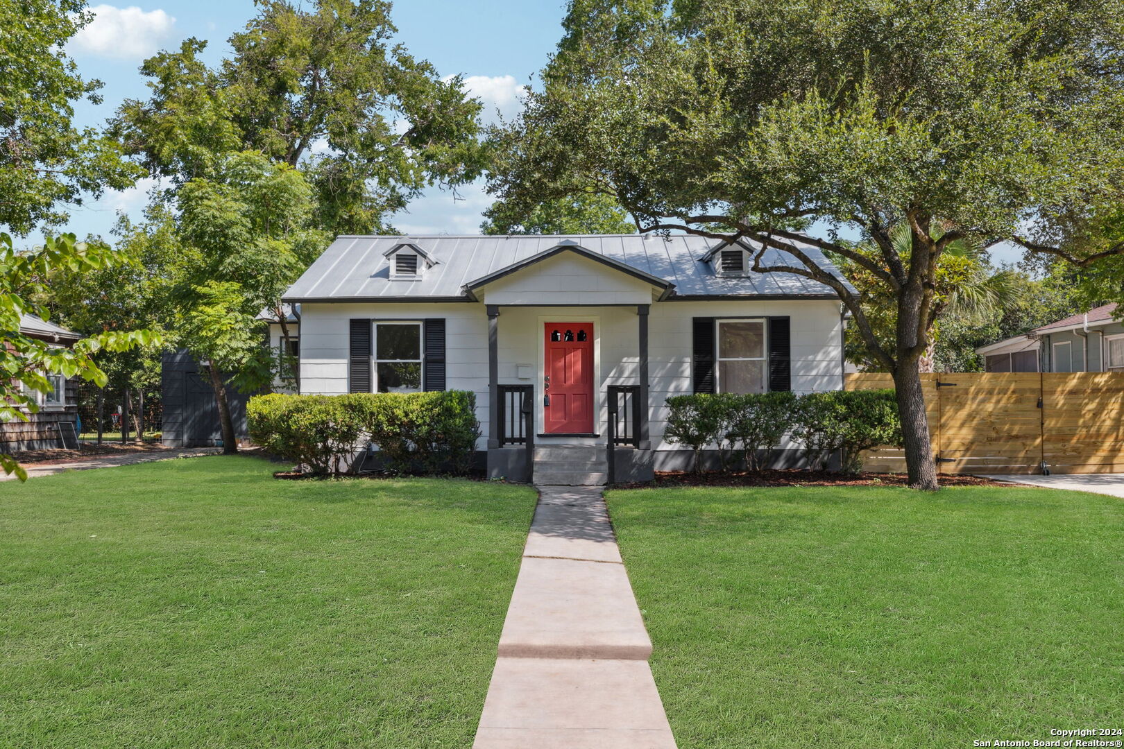 135 HARMON DR