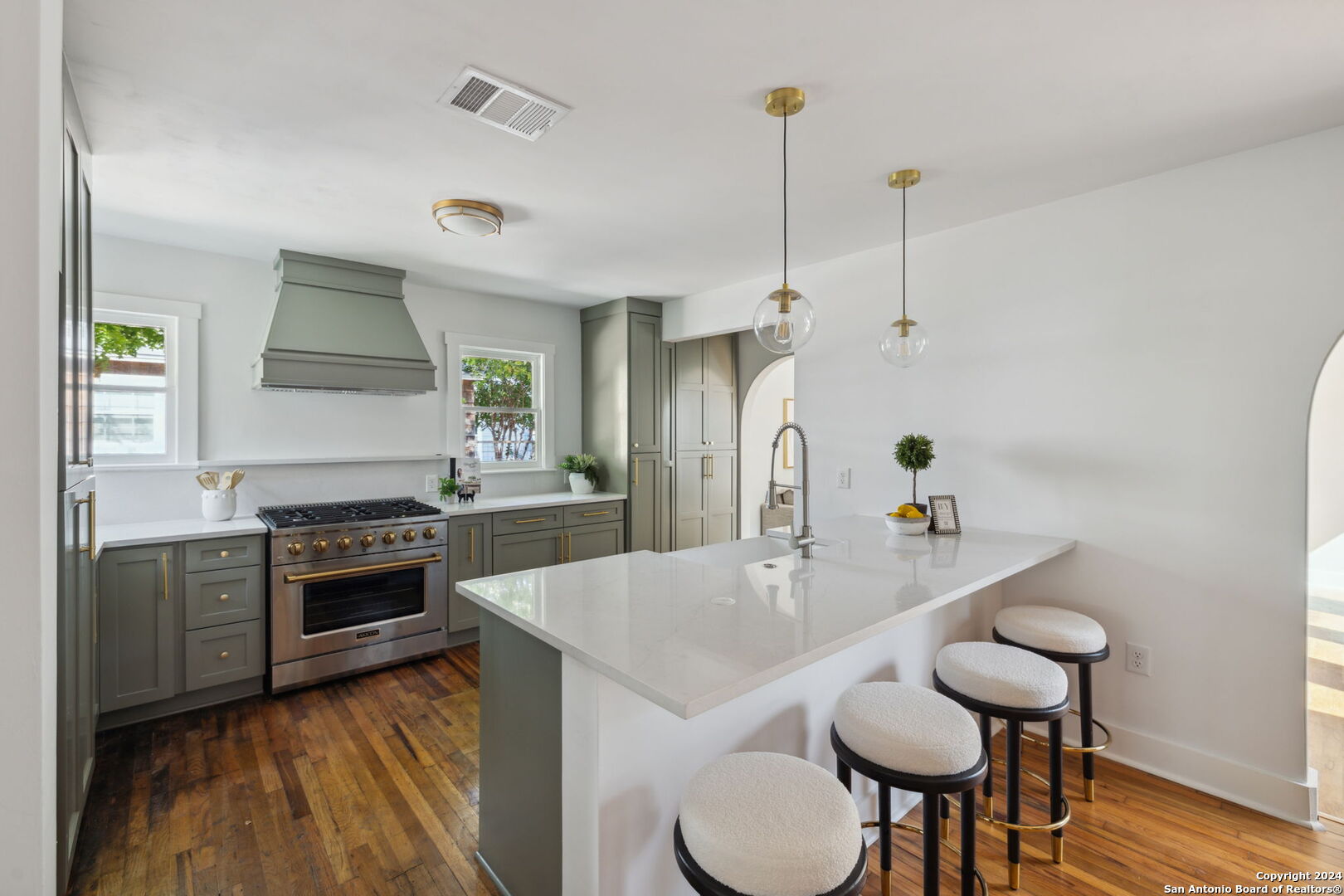 135 HARMON DR