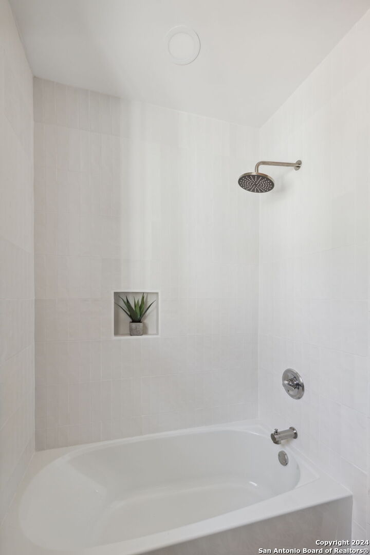 135 HARMON DR