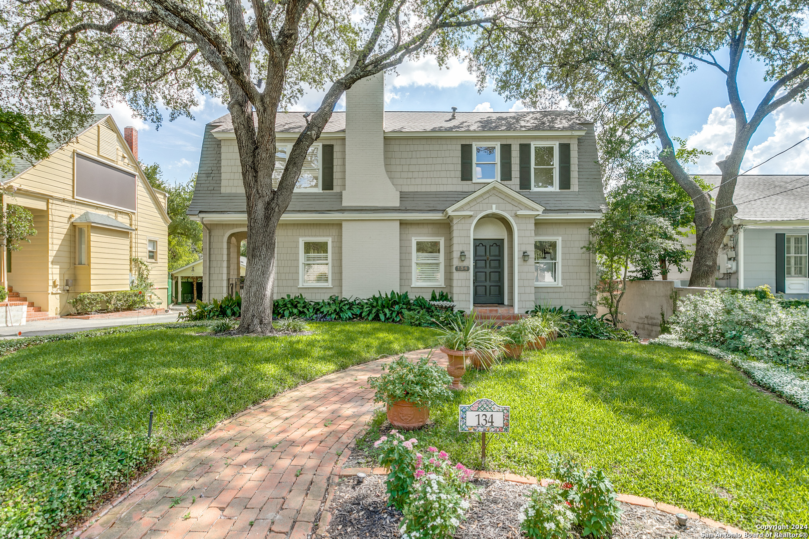 134 LAUREL HEIGHTS PL