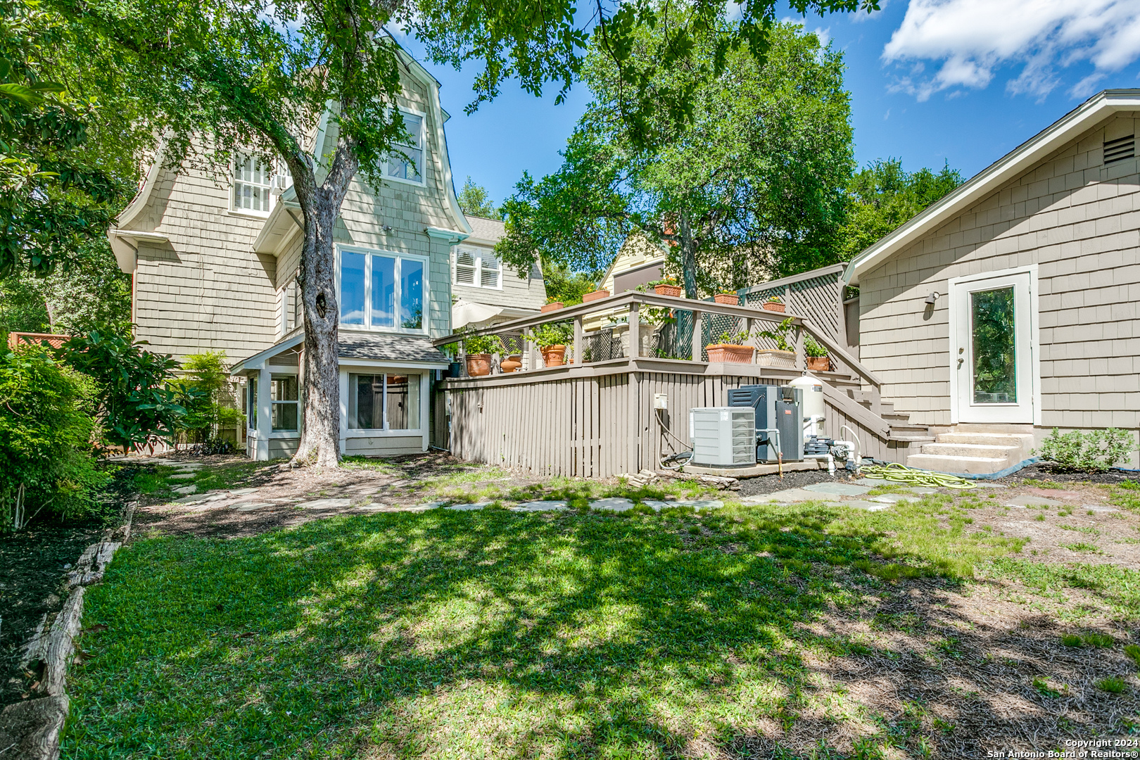 134 LAUREL HEIGHTS PL