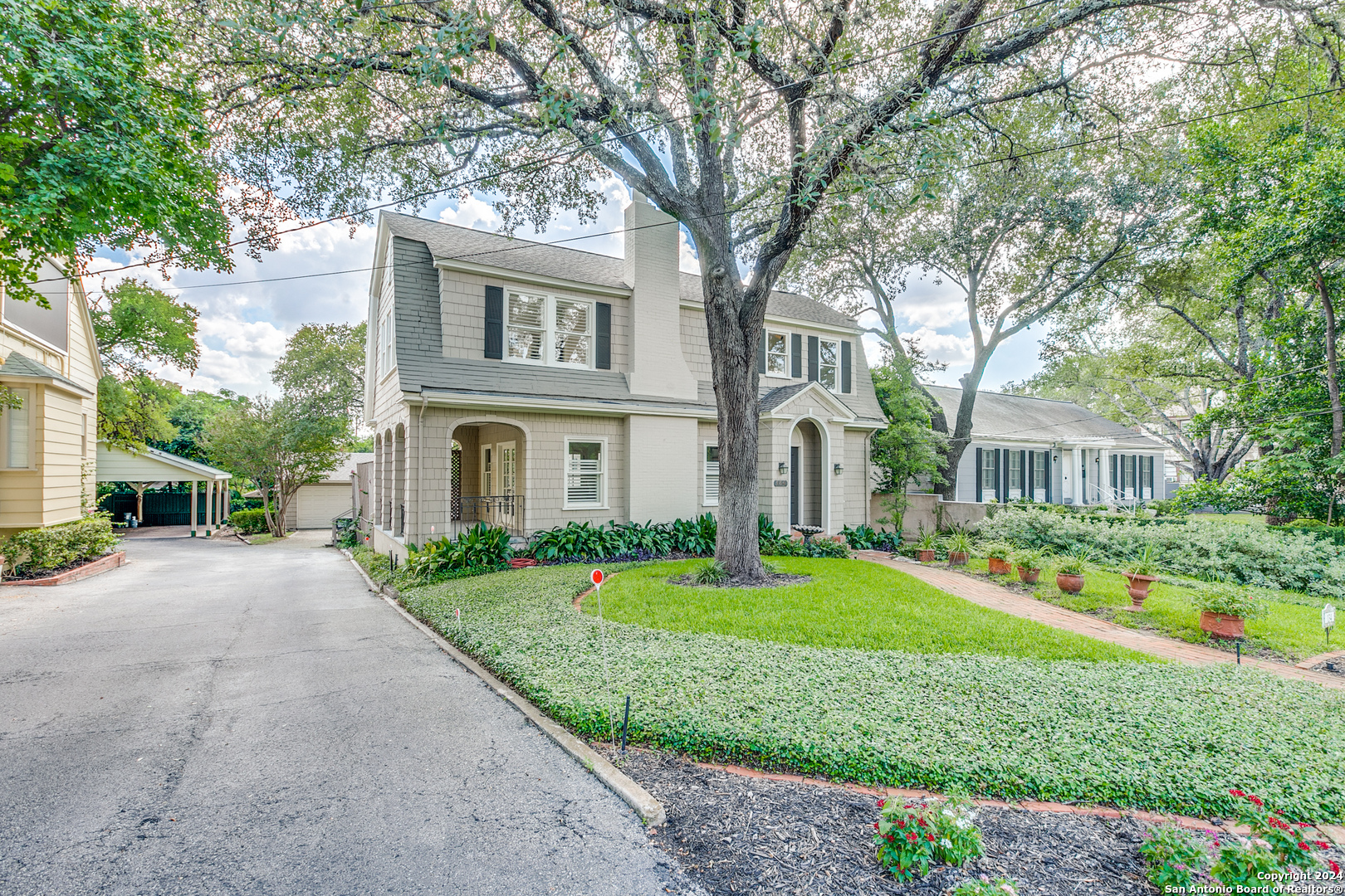 134 LAUREL HEIGHTS PL