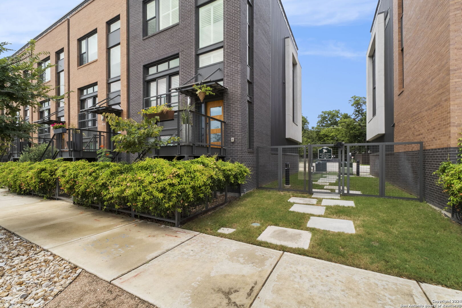318 W GRAYSON ST Unit 205 205