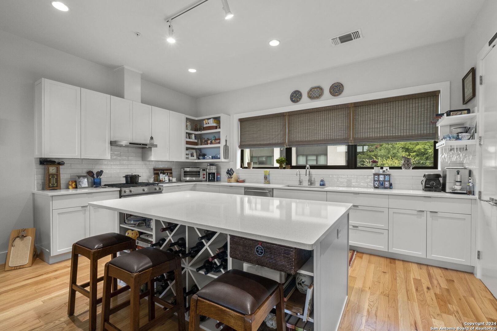 318 W GRAYSON ST Unit 205 205