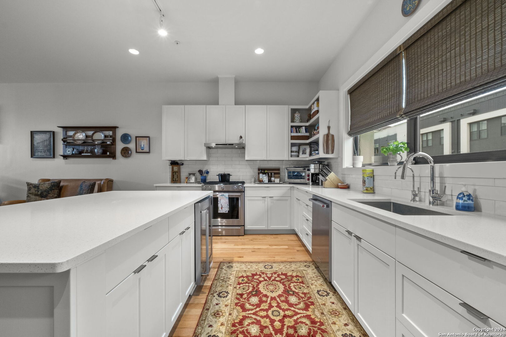 318 W GRAYSON ST Unit 205 205