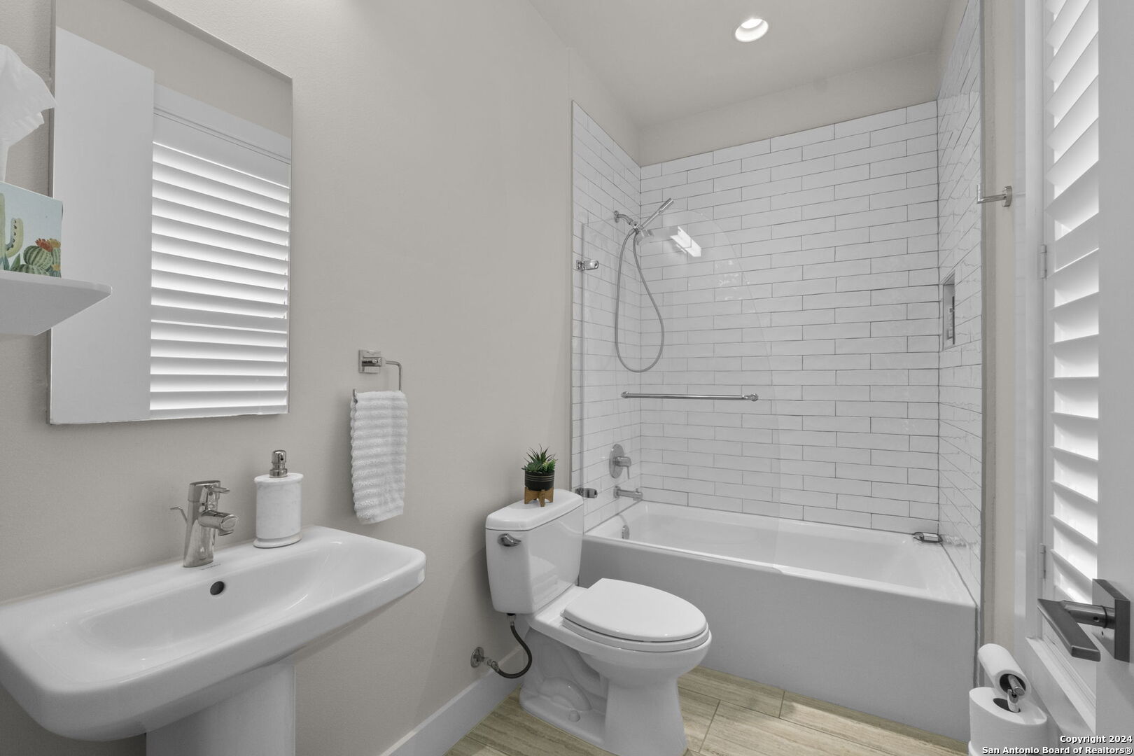 318 W GRAYSON ST Unit 205 205