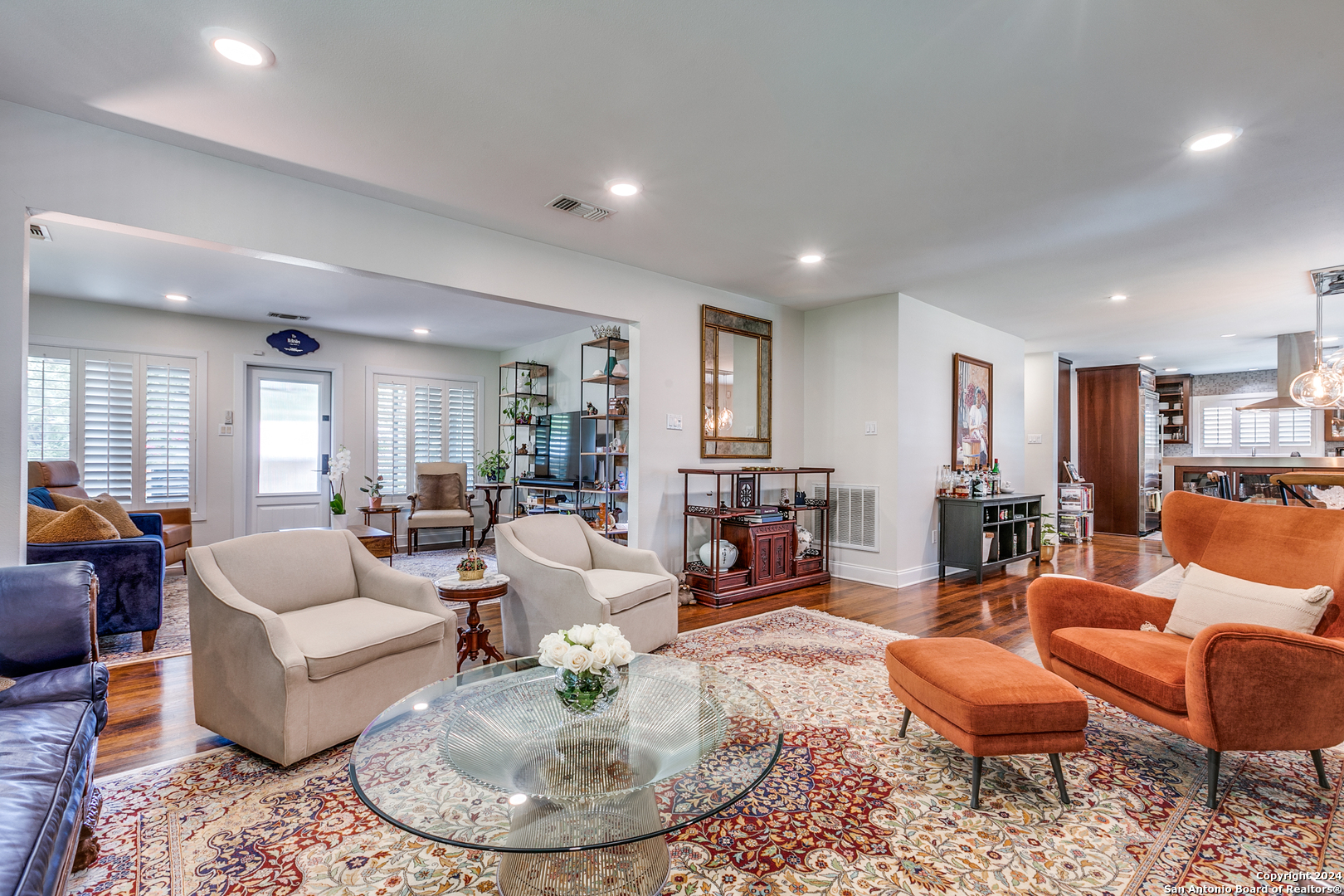 116 W OAKVIEW PL