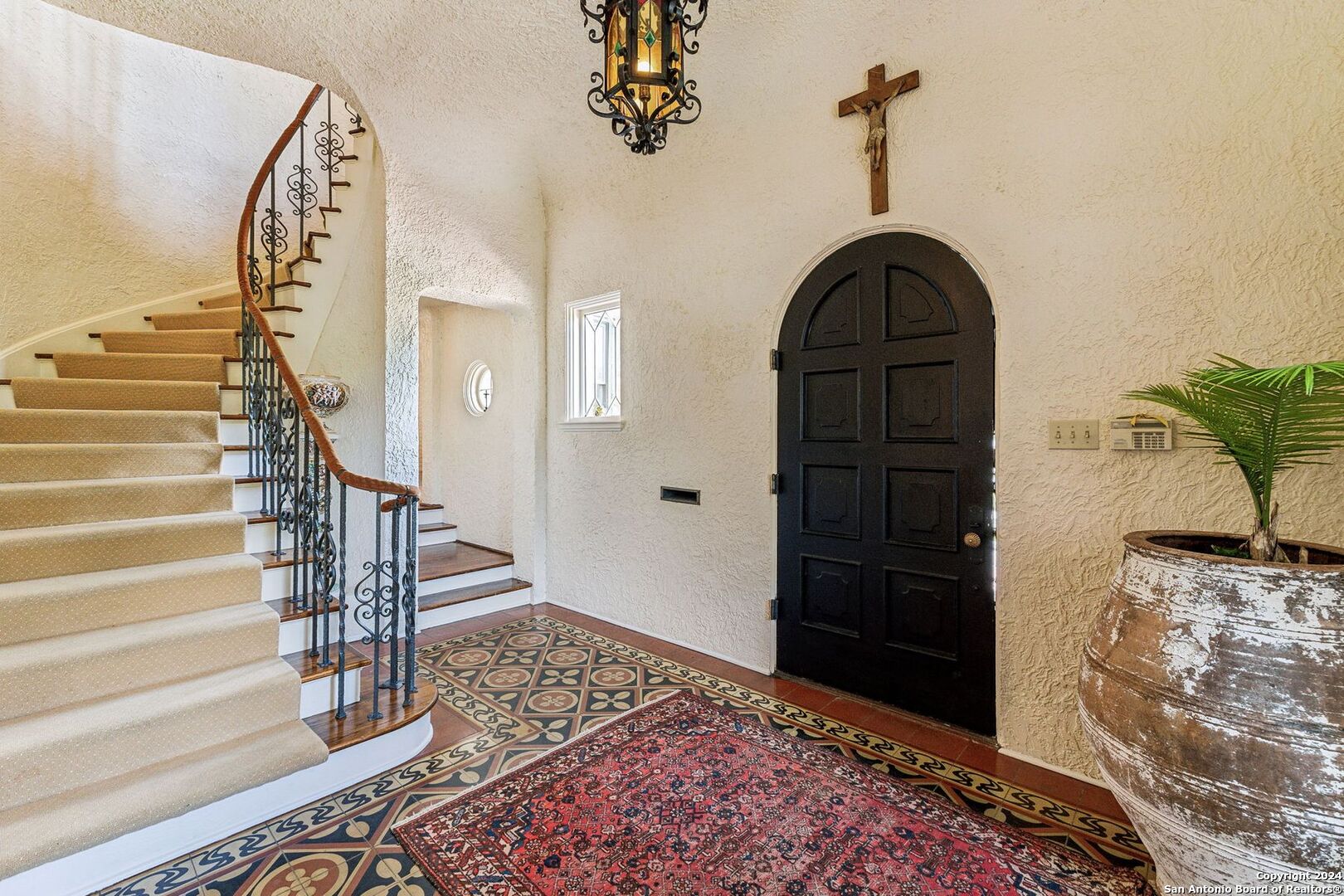 221 Devine Rd