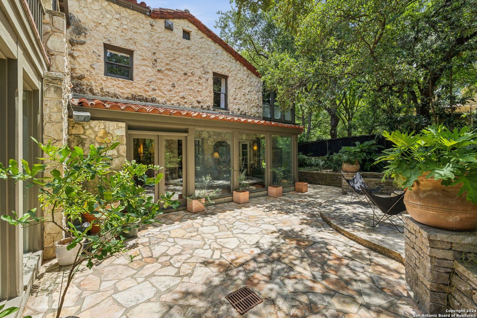 221 Devine Rd