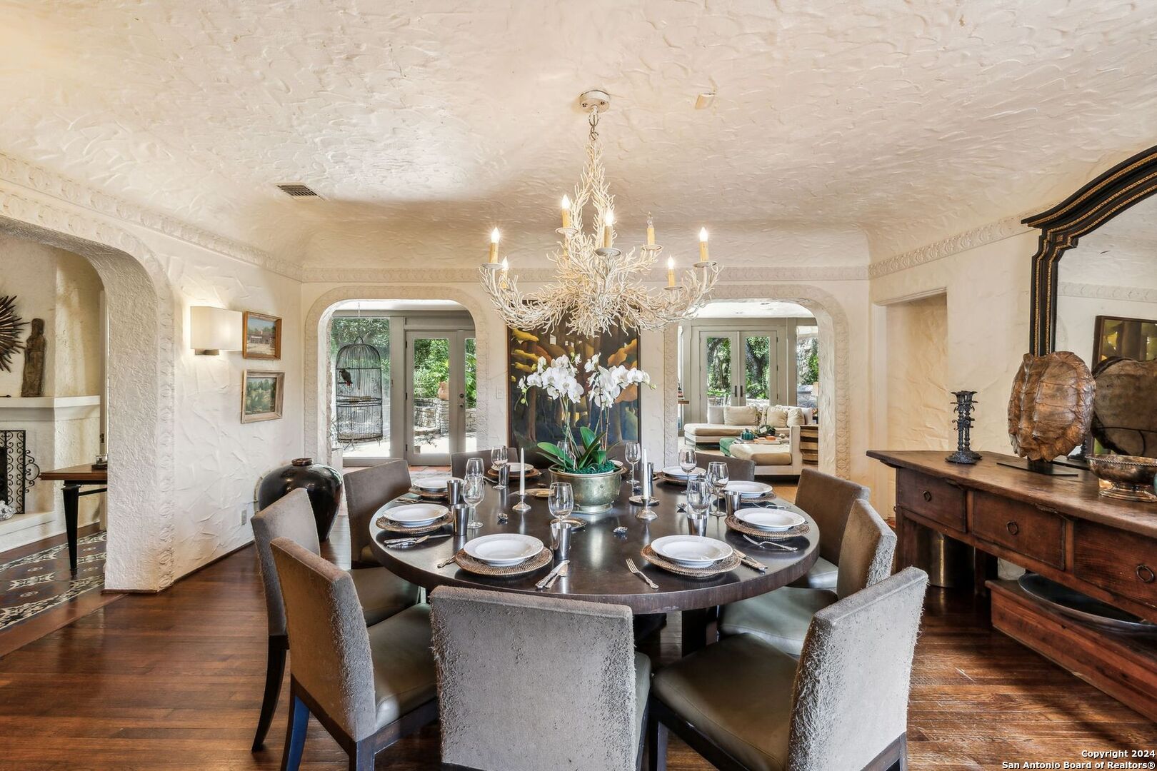 221 Devine Rd