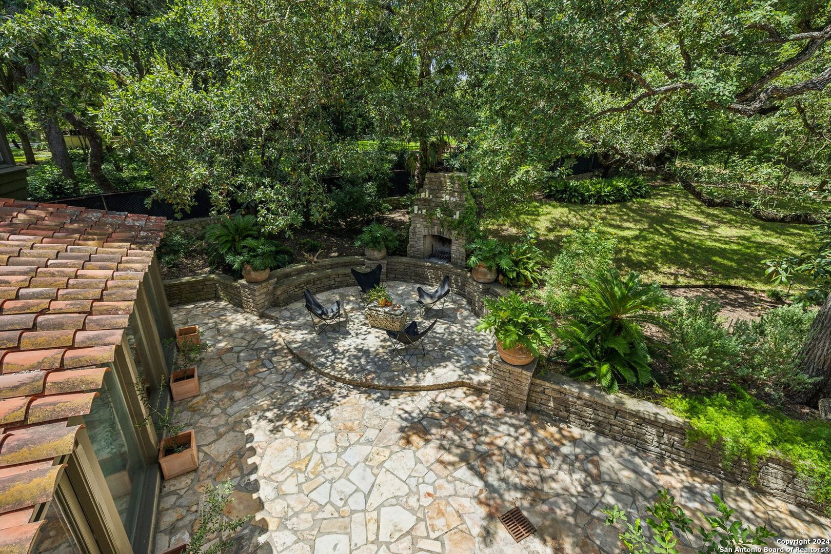 221 Devine Rd