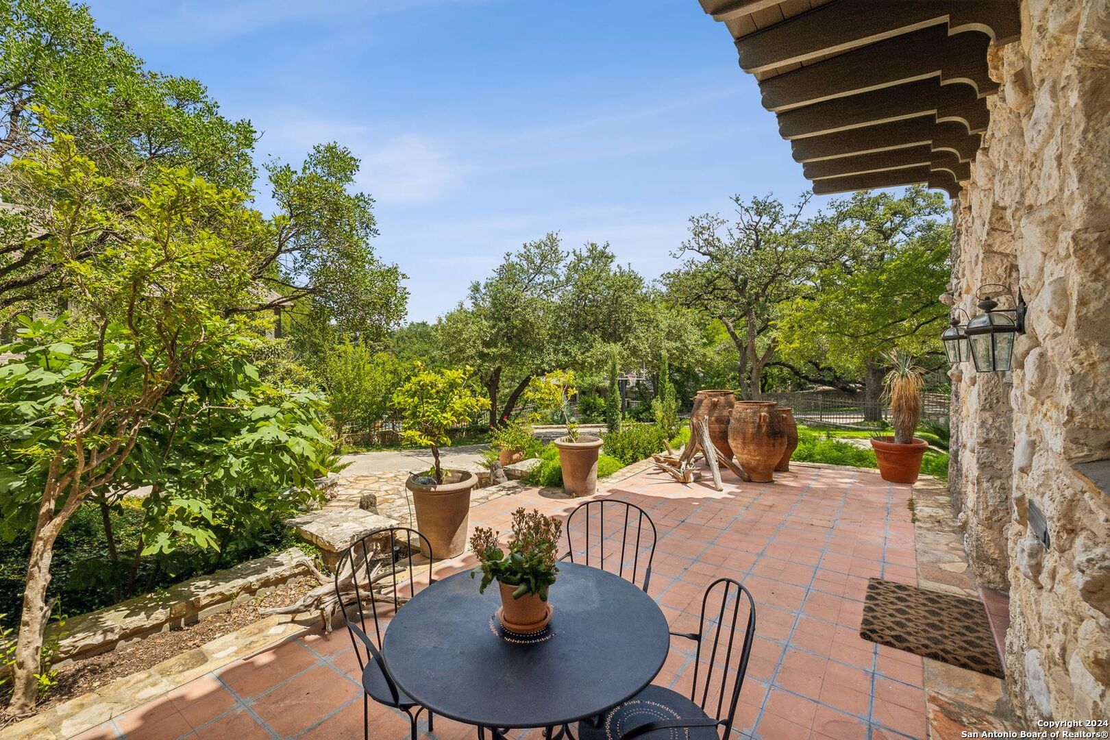 221 Devine Rd