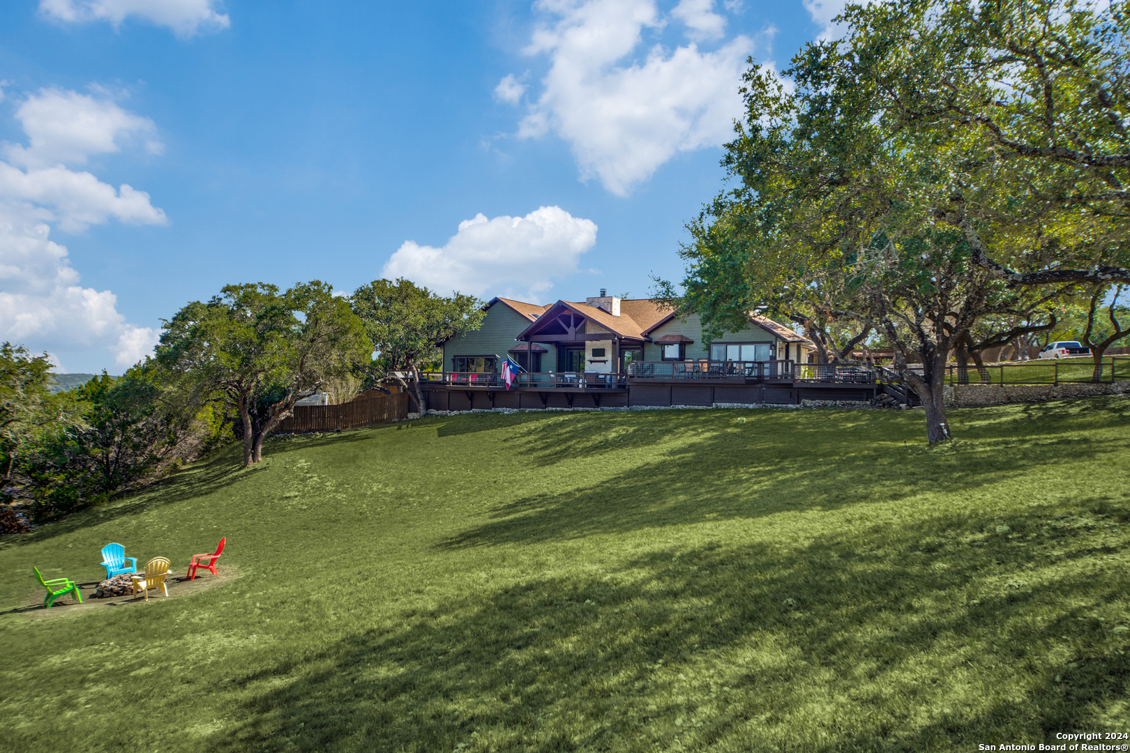 501 DAMAR DR