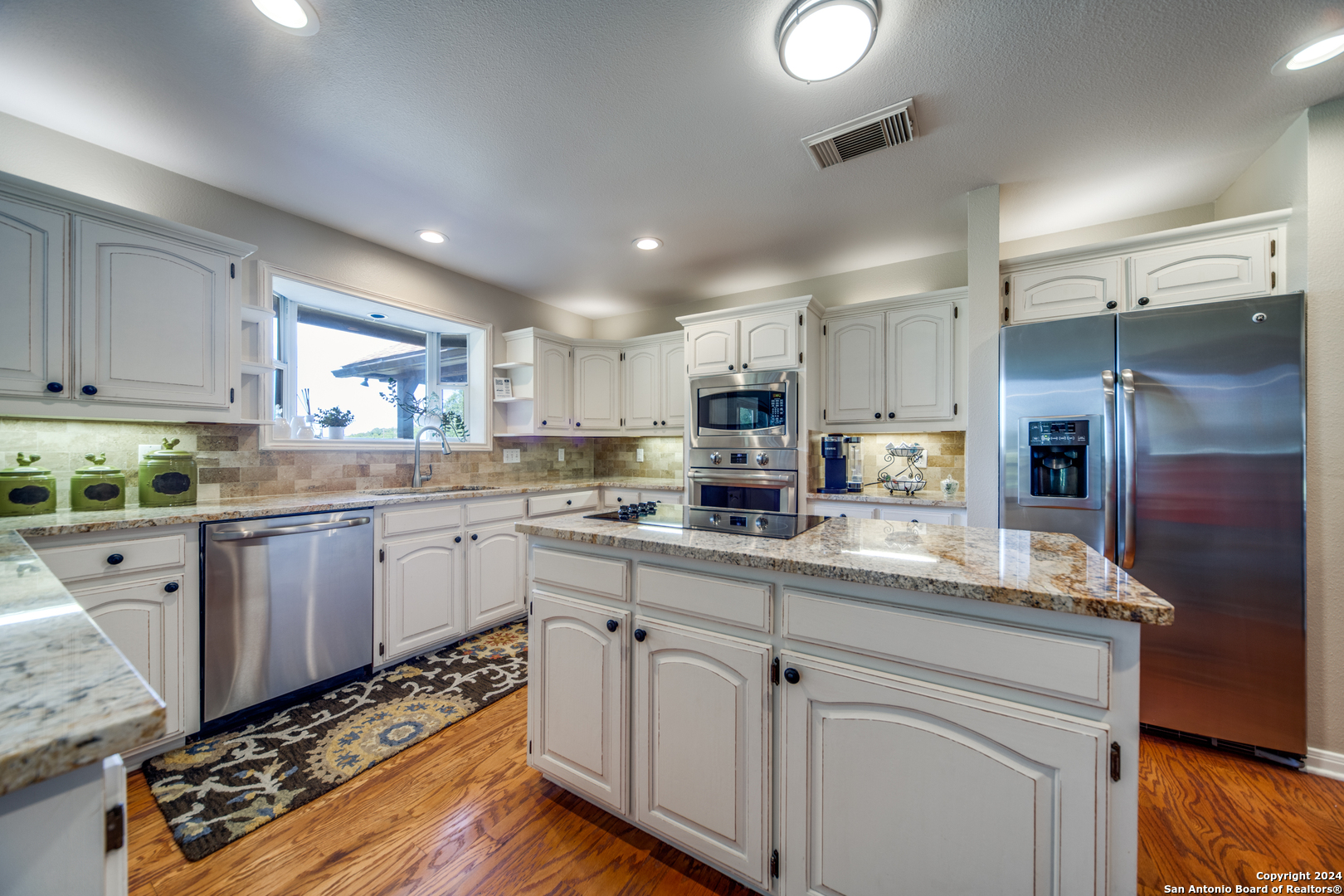 501 DAMAR DR