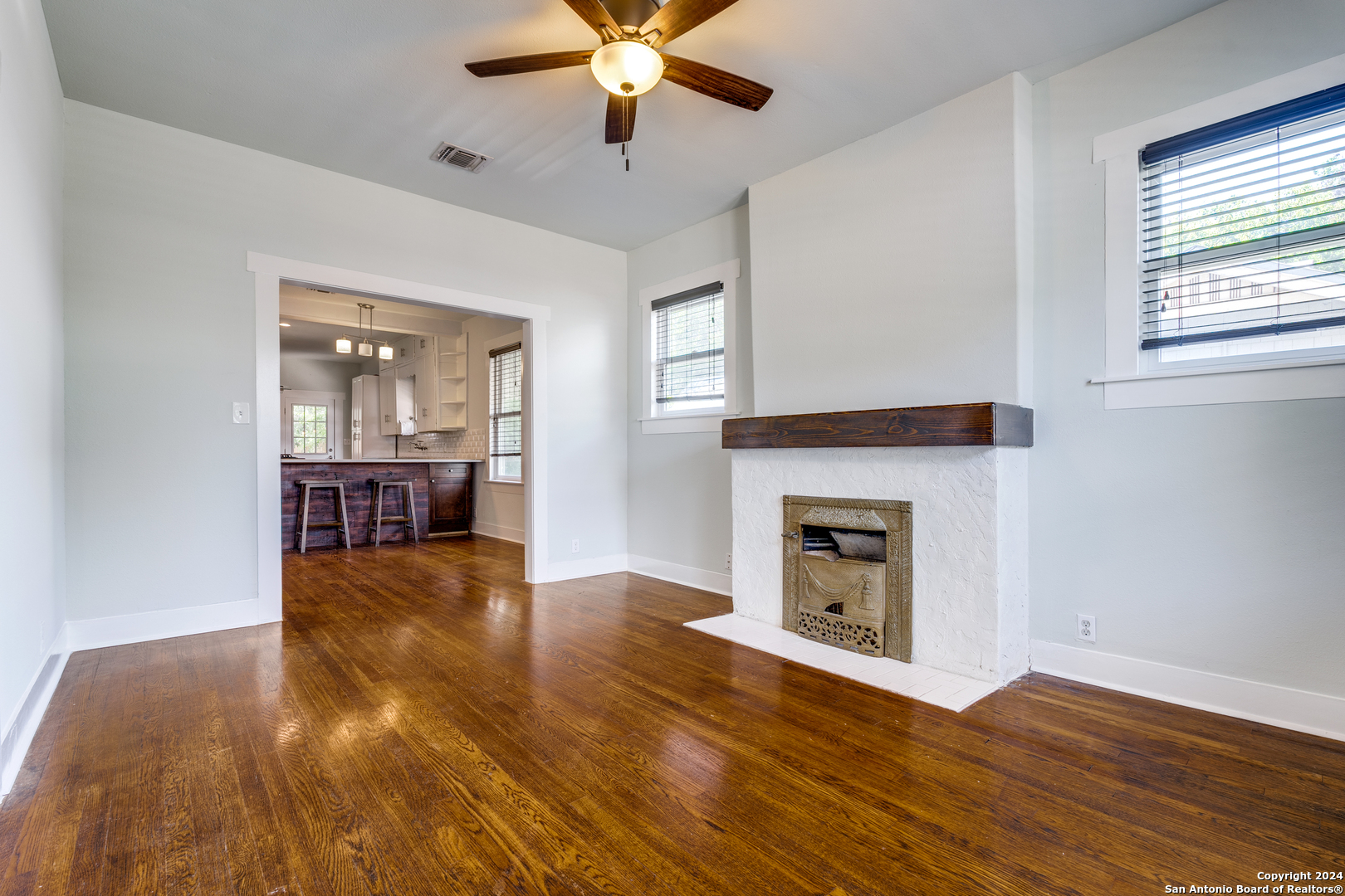 410 ELEANOR AVE