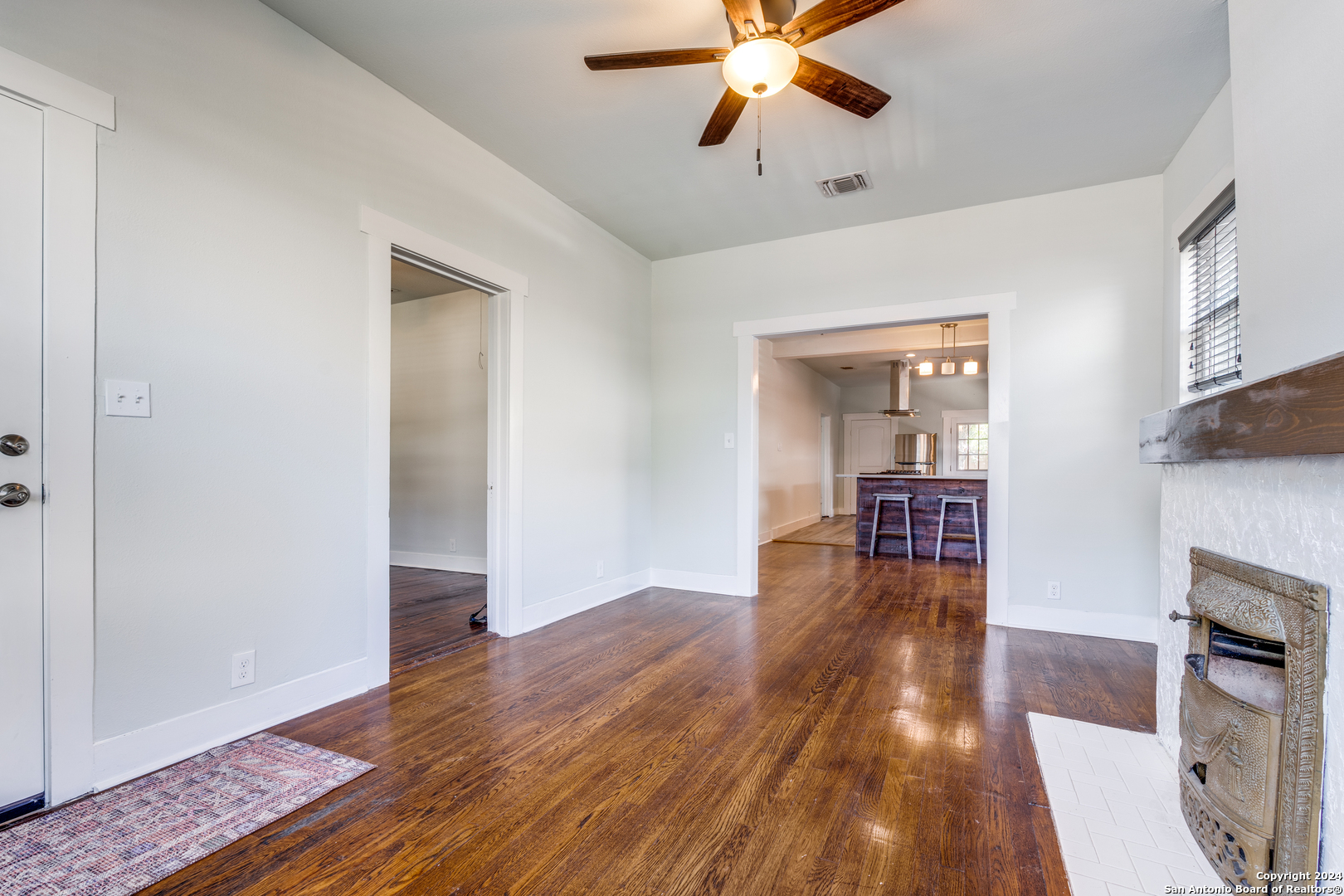 410 ELEANOR AVE