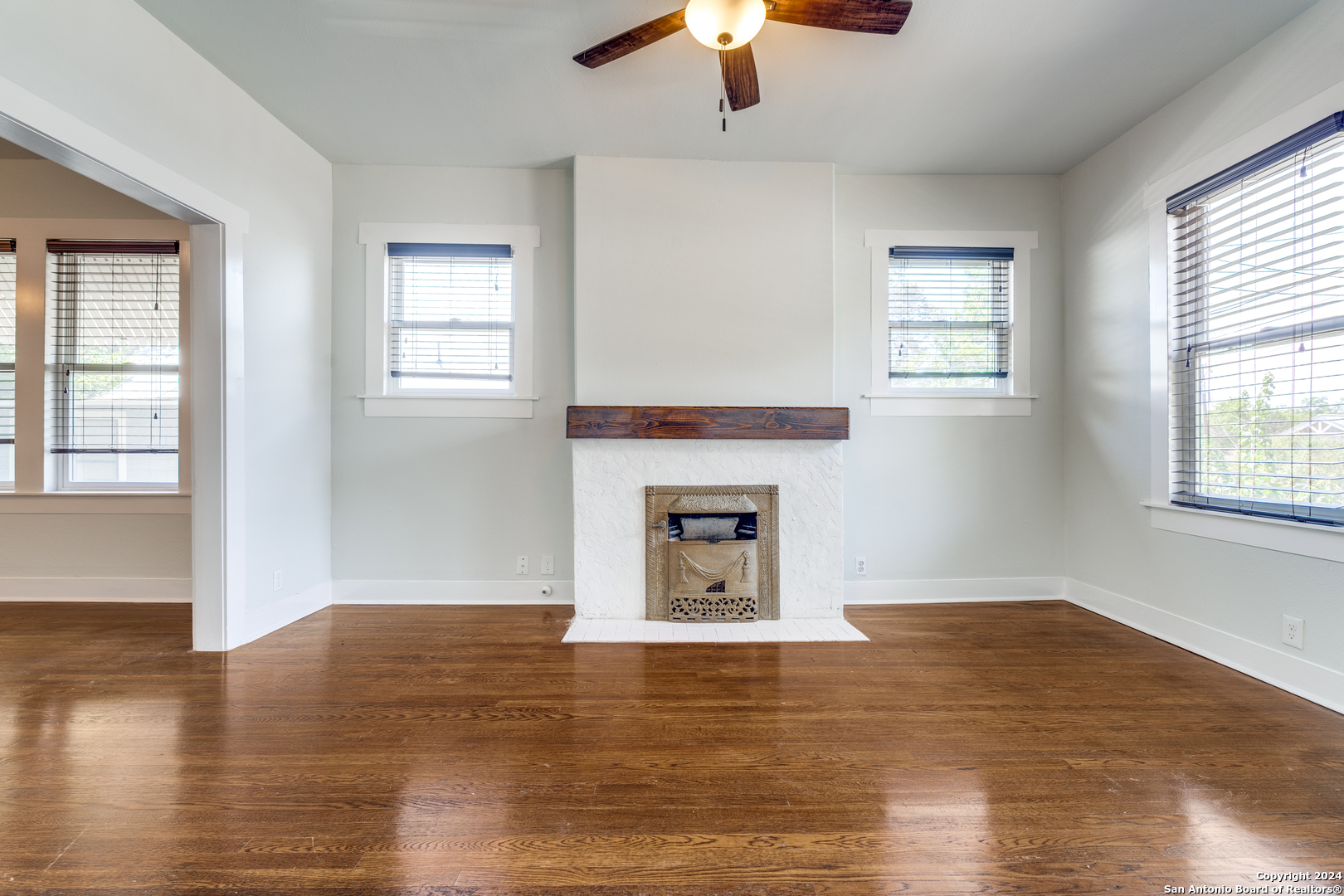 410 ELEANOR AVE