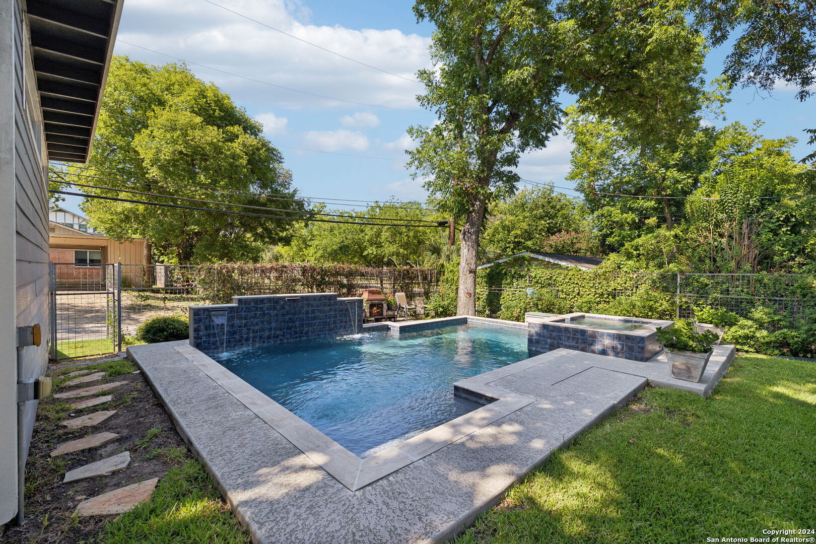 154 KATHERINE CT