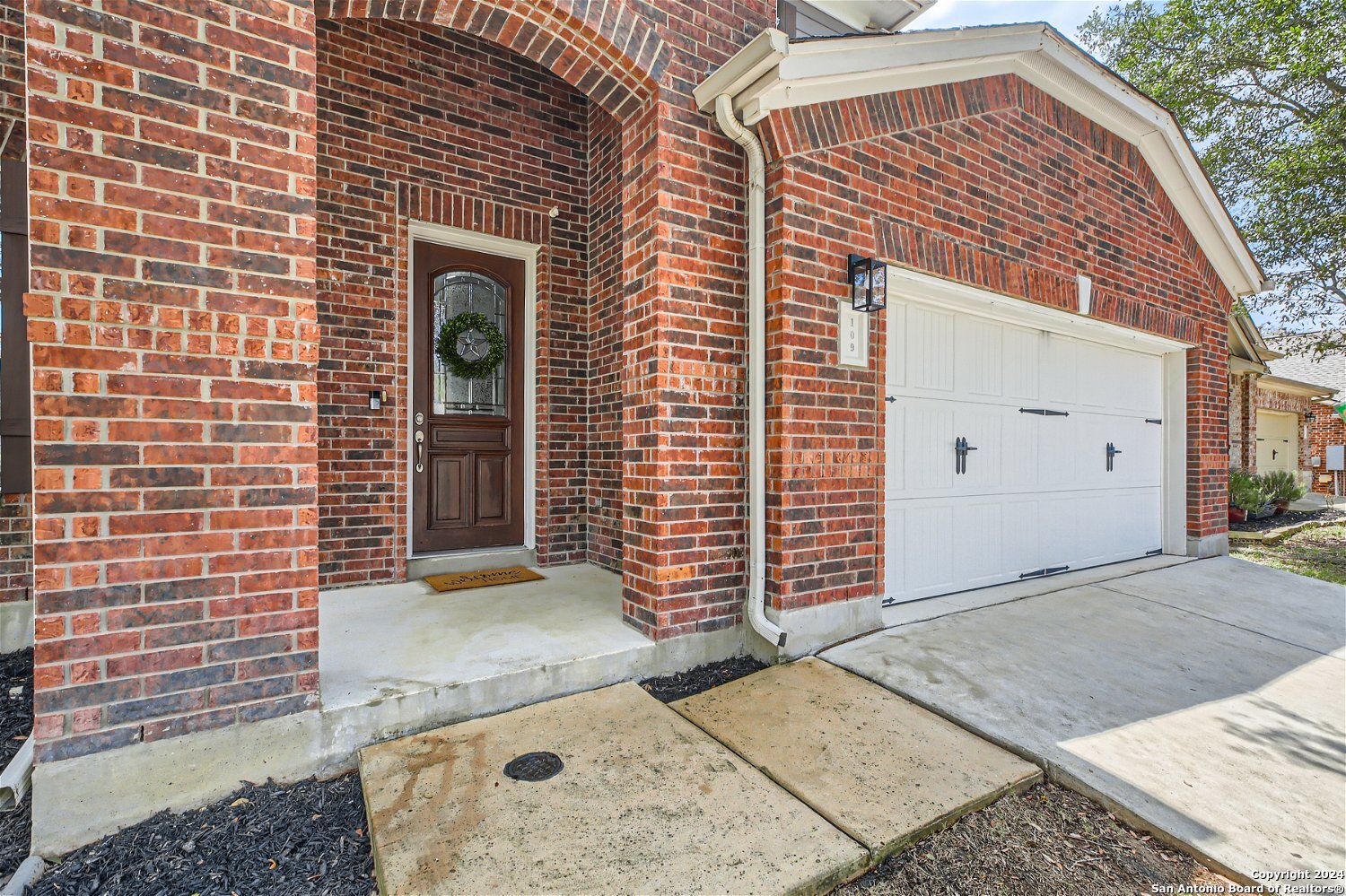 109 Hitching Post