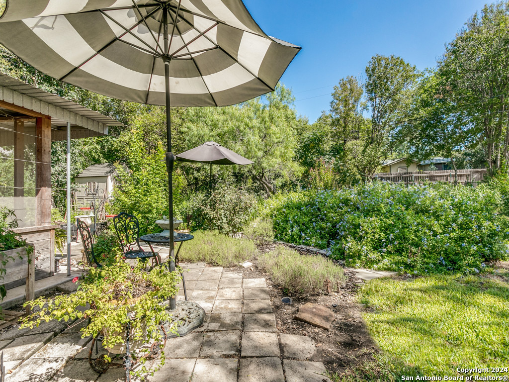 225 LYMAN DR