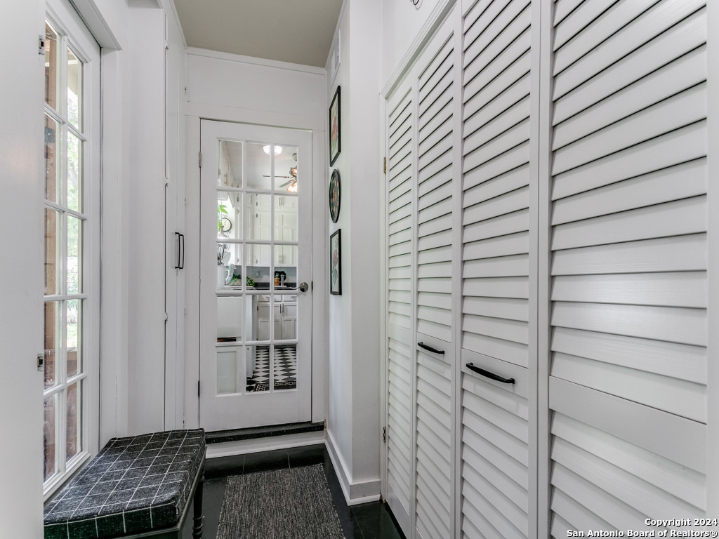 225 LYMAN DR