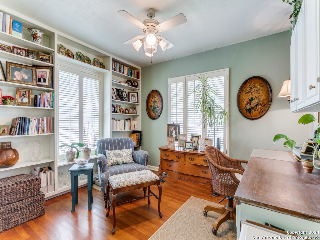 225 LYMAN DR