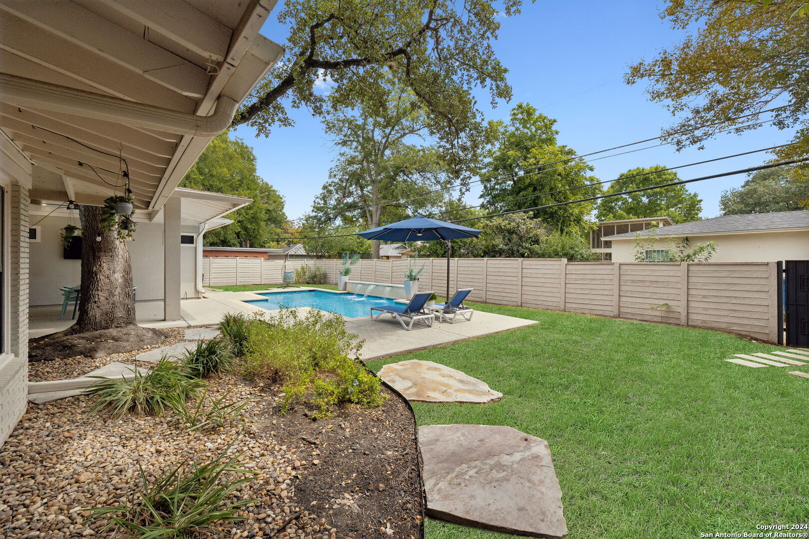 310 NORTHRIDGE DR