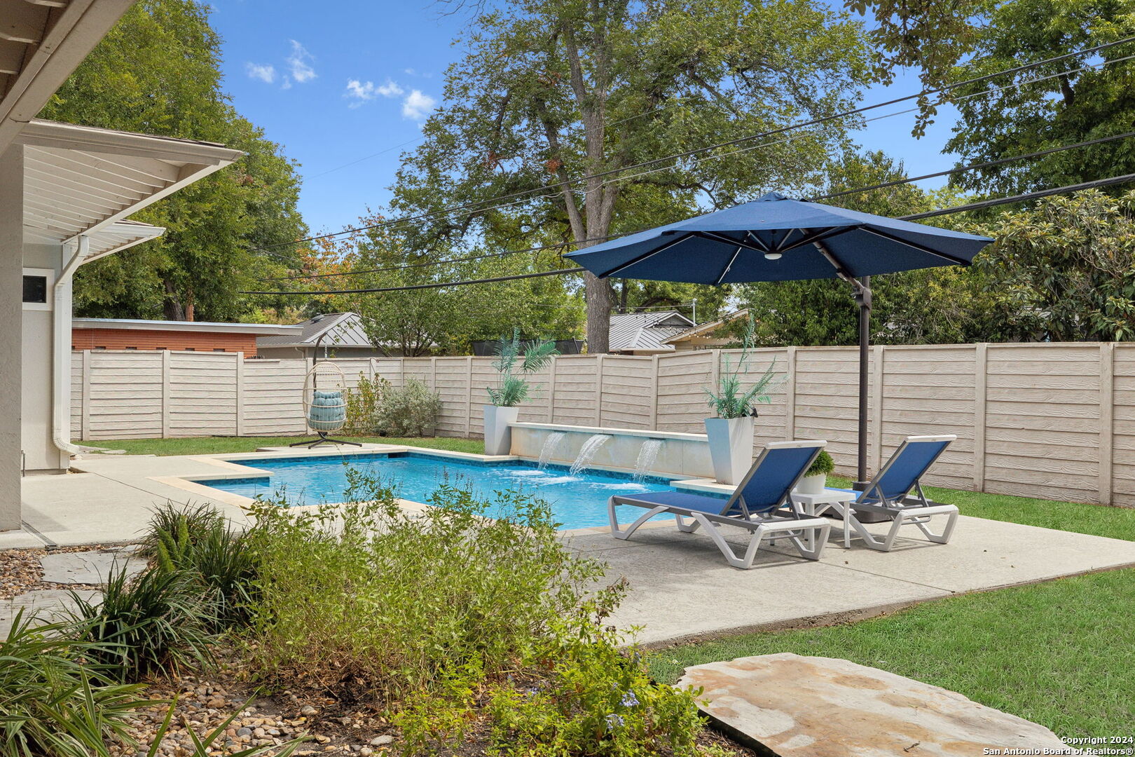 310 NORTHRIDGE DR