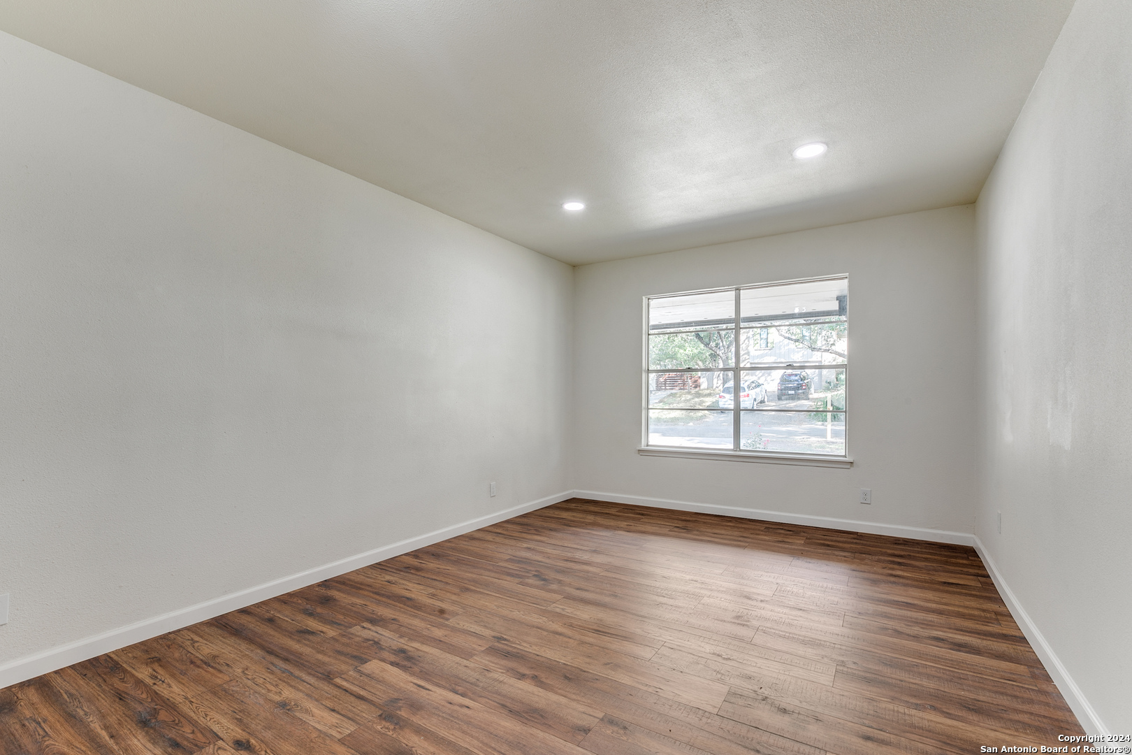 1723 BROGAN DR