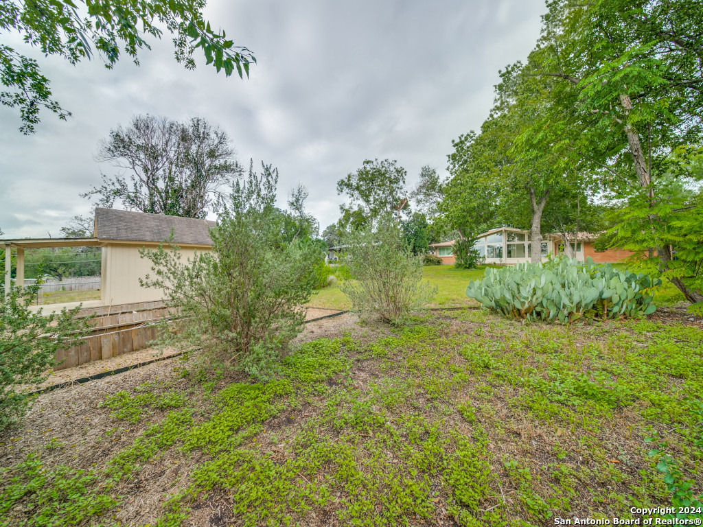 8210 ROBIN REST DR