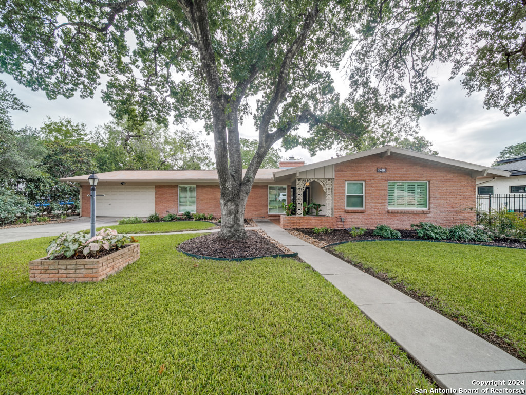 8210 ROBIN REST DR