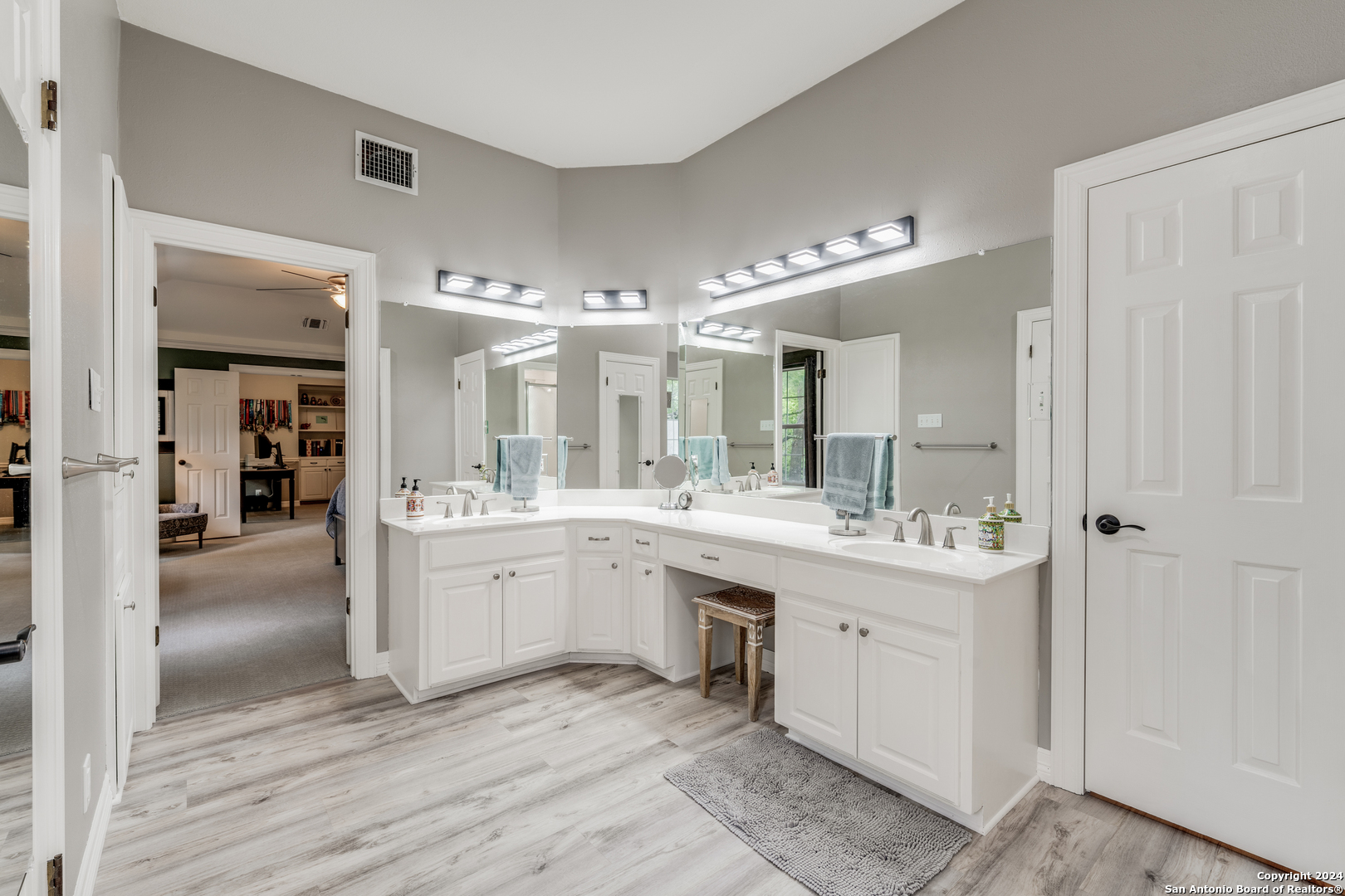 21 Inwood Manor