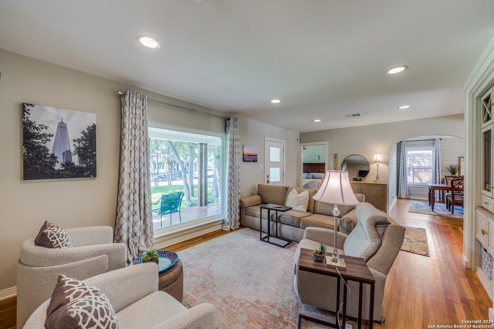 141 E EDGEWOOD PL