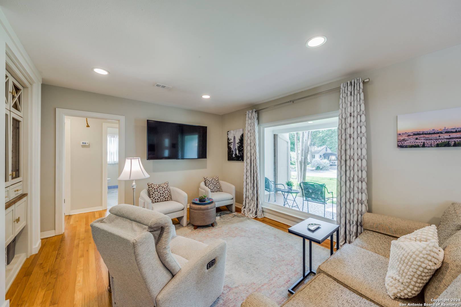 141 E EDGEWOOD PL