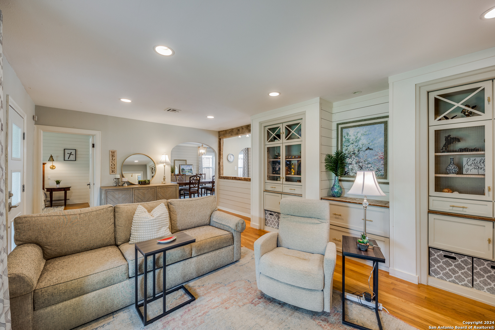 141 E EDGEWOOD PL
