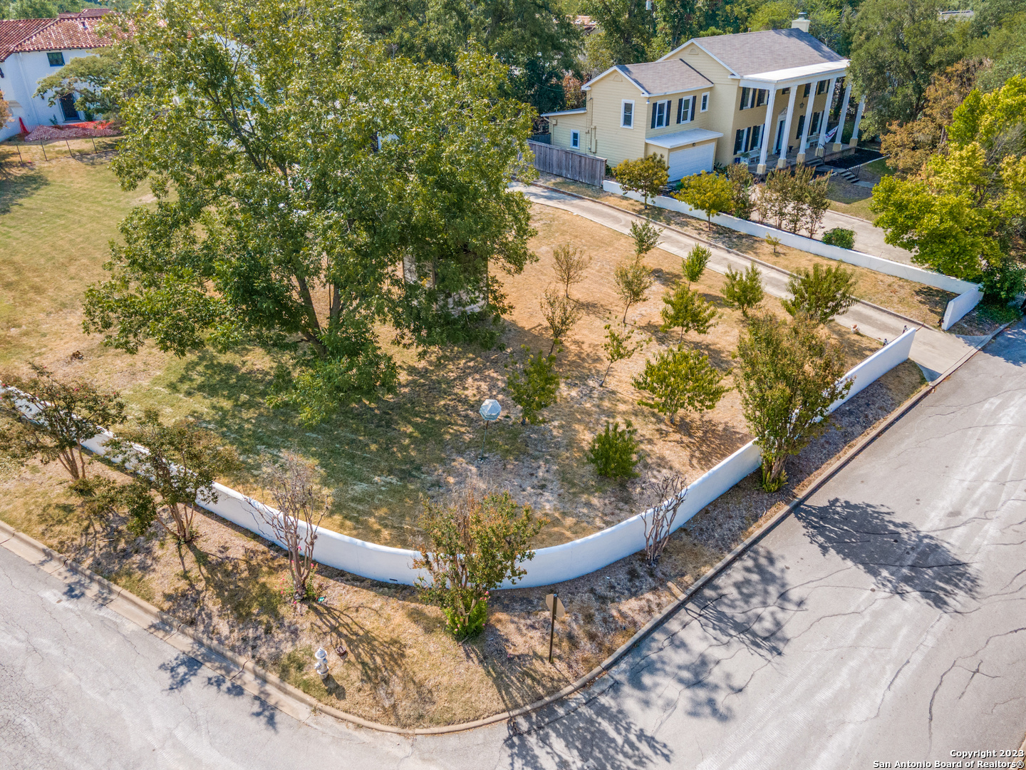 200 Zambrano Rd
