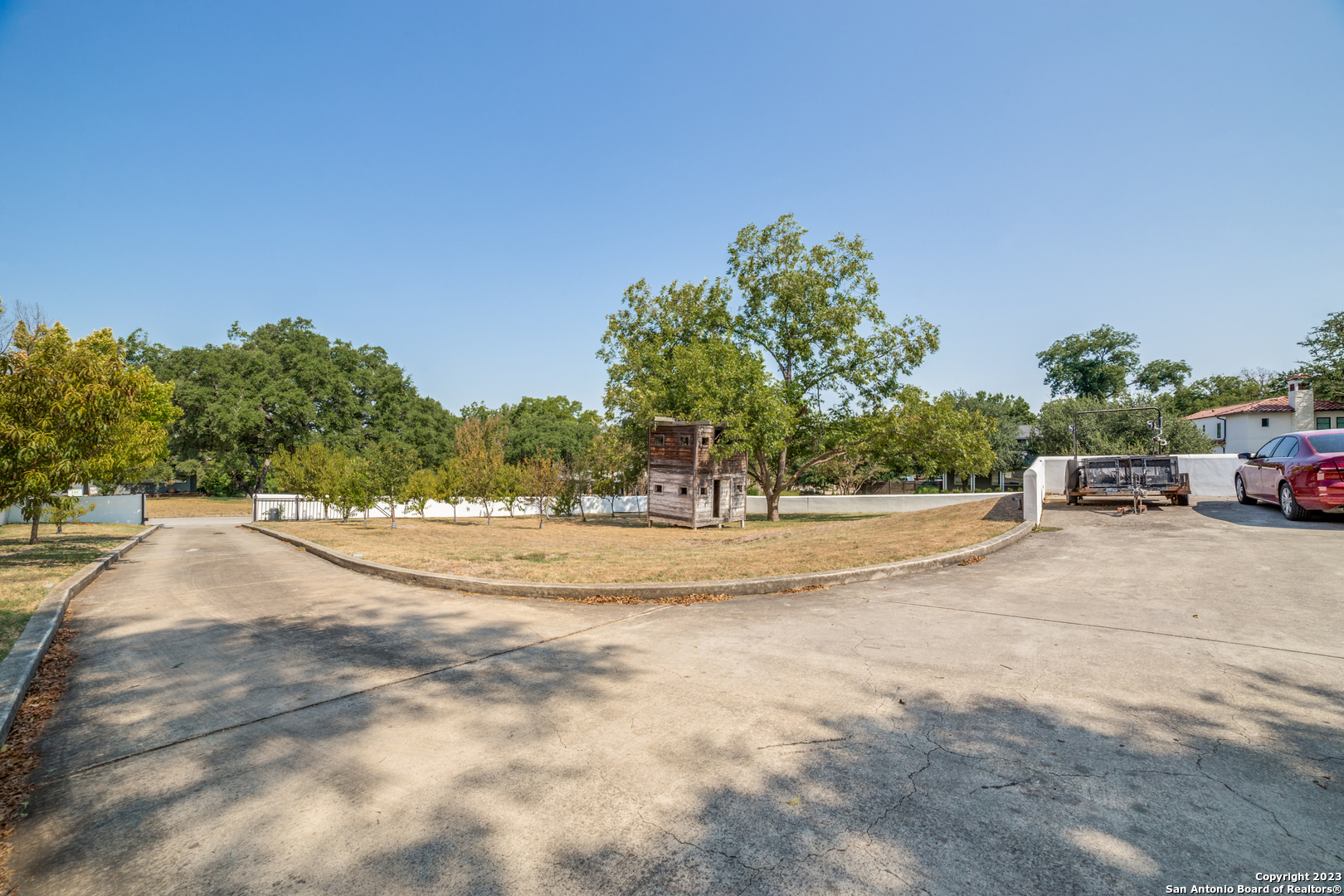 200 Zambrano Rd