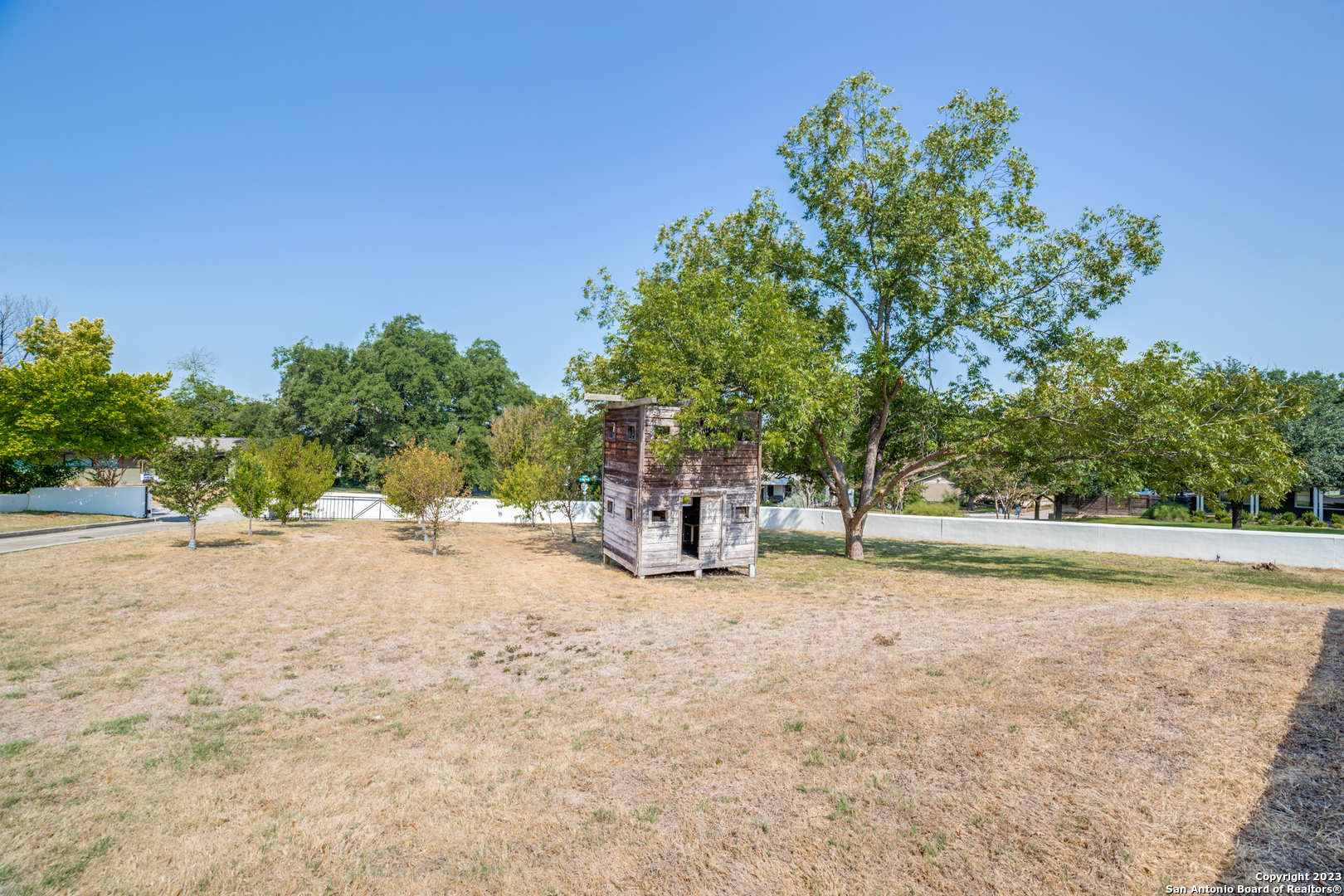 200 Zambrano Rd